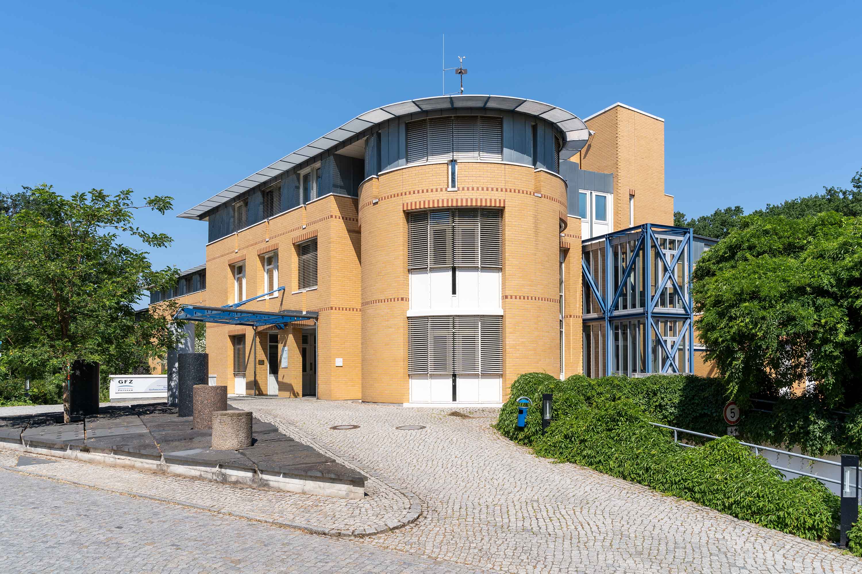 Beispielbild für Forschungseinrichtungen und Laborbau (GFZ Potsdam)