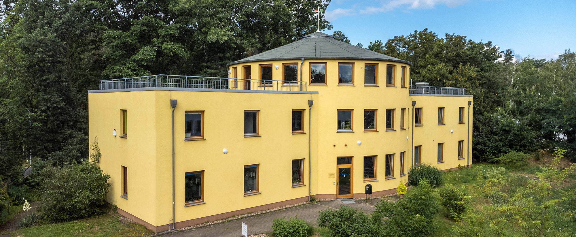 Ansicht des Hauptgebäudes der Firma Enerlyt Technik GmbH